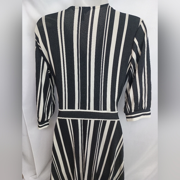 2/$30 H&M‎ Black and White Striped Elegant Stretchy Wrap Tie Dress (#1,563) - Picture 7 of 8